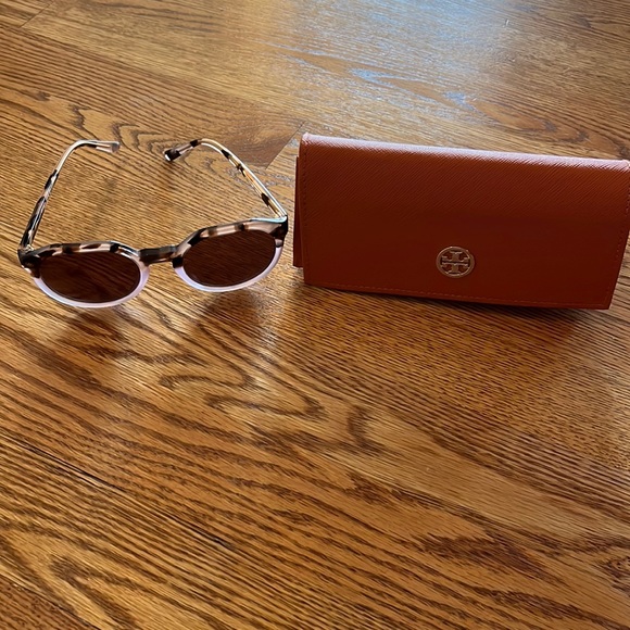 Tory Burch Accessories - Tory Burch Sunglasses